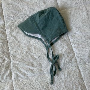 Briar baby bonnet